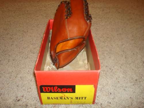 Wilson A2724 Trapper in Box Back